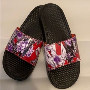 Nike Benassi Floral Slides